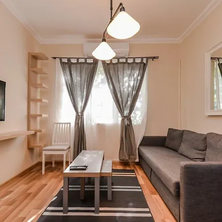 Charming Two Bedroom On Murphy Street Apartment Sofia