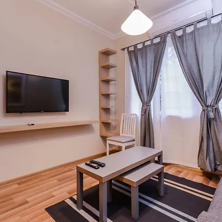Charming Two Bedroom On Murphy Street Apartment