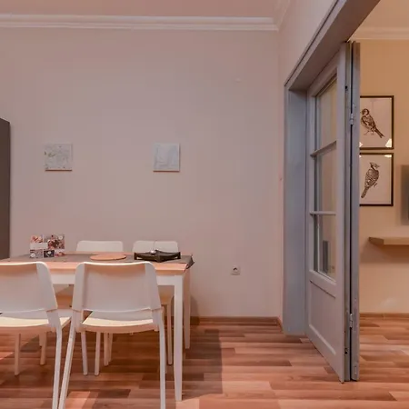 Charming Two Bedroom On Murphy Street Sofia