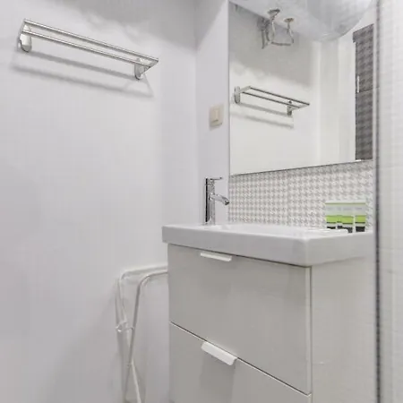 Charming Two Bedroom On Murphy Street * Sofia